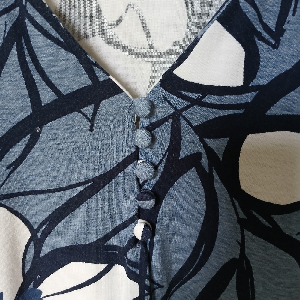 Liz Claiborne Womens Cap Sleeve Floral Print Top XL Blue/Black/White - Picture 4 of 8